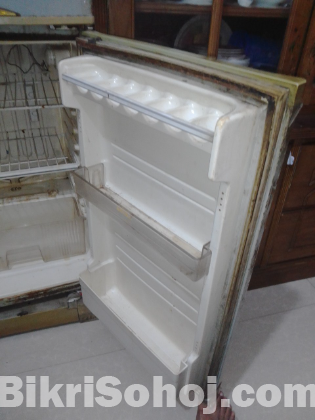 SINGER Fridge